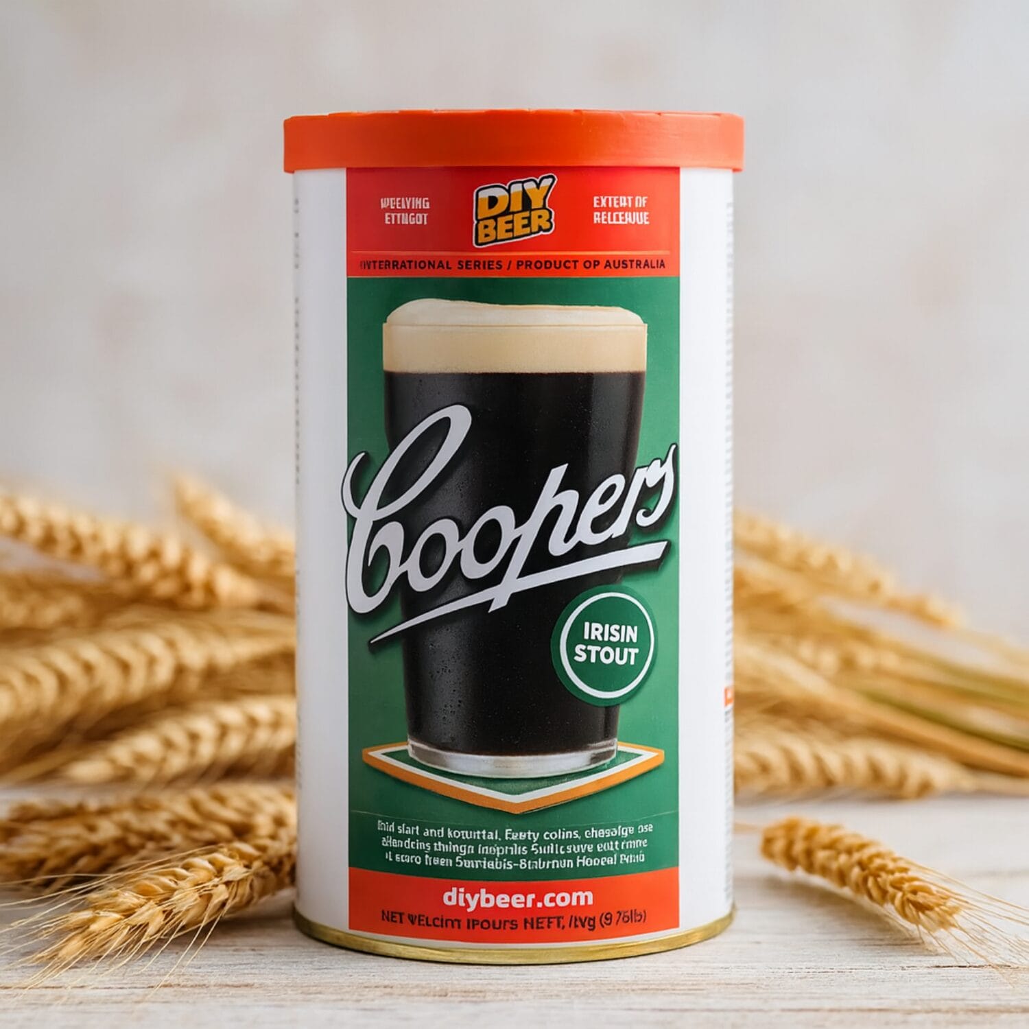 Lattina malto Coopers Irish Stout ambientata con spighe e grano dorato