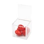 Scatolina cubo plexiglass con confetti rossi, ideale per bomboniere e segnaposto