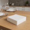 Tovaglioli bianchi BulkySoft su tavola apparecchiata per ristoranti o casa