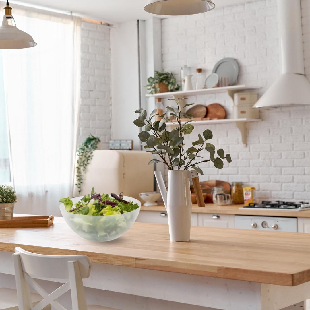 Insalatiera plastica satinata con insalata fresca