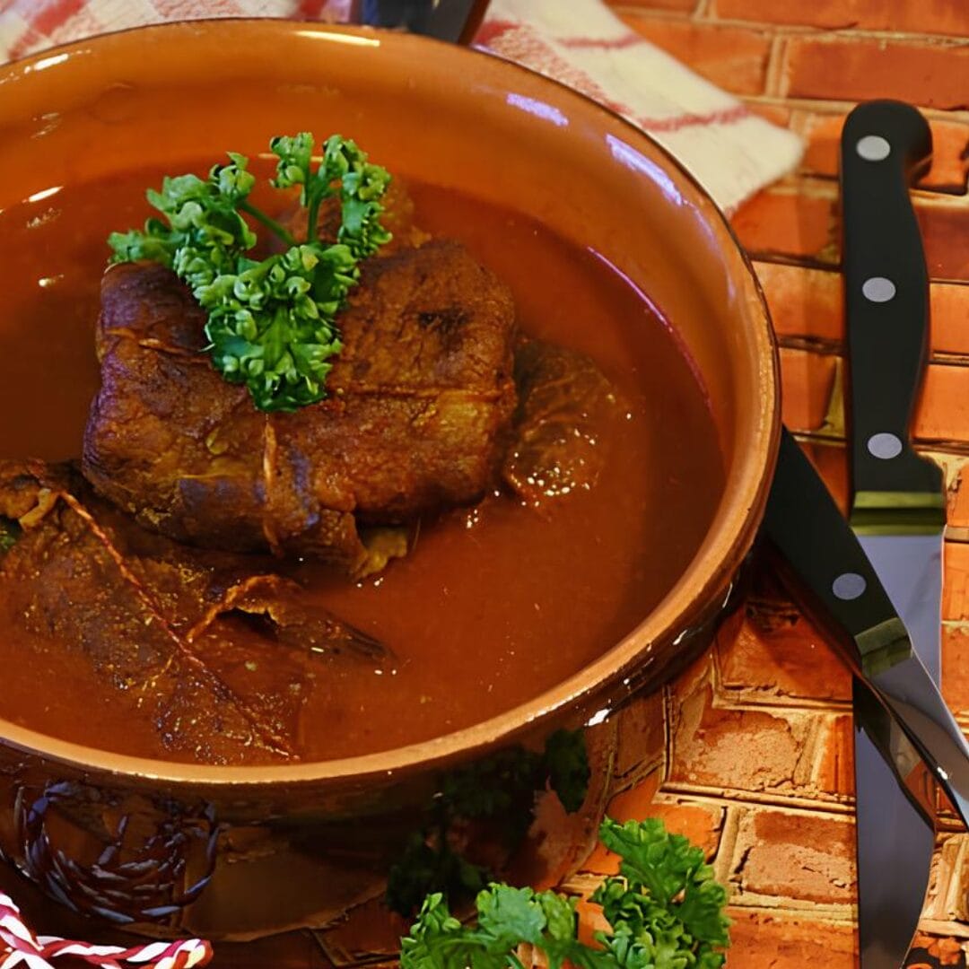 Pentola in coccio artigianale da 20 cm con manici, ideale per stufati