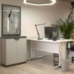 Armadio basso grigio 2 ante 68x39,5x85 cm con ripiani interni e maniglie lucchettabili