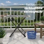 Stendibiancheria salvaspazio facilmente richiudibile Stendibiancheria richiuso in posizione verticale sul balcone per ridurre l'ingombro quando non viene utilizzato