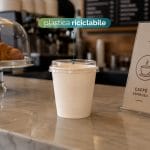Bicchiere in carta con coperchio in plastica riciclabile per servizio caffè da asporto