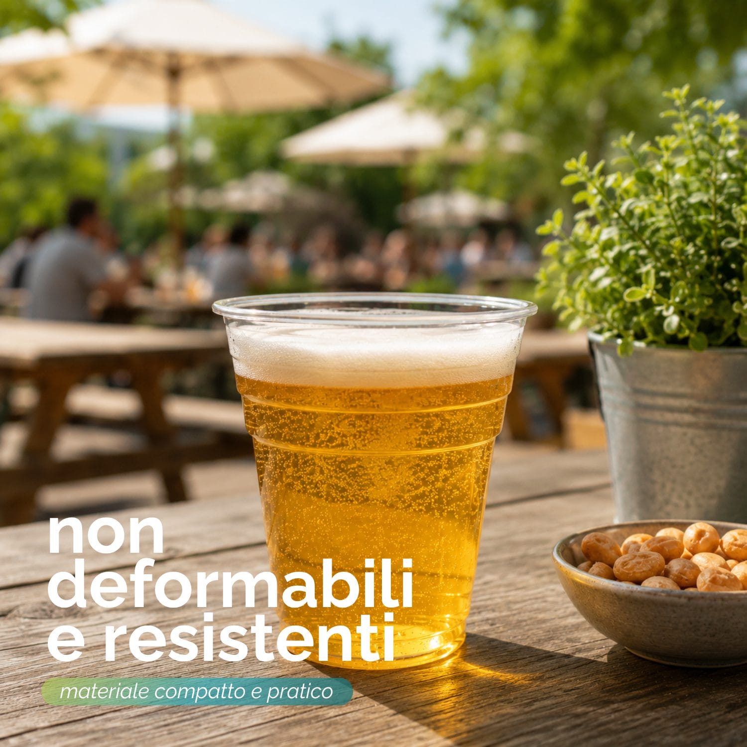 Bicchiere trasparente resistente per birra e bevande fredde all'aperto