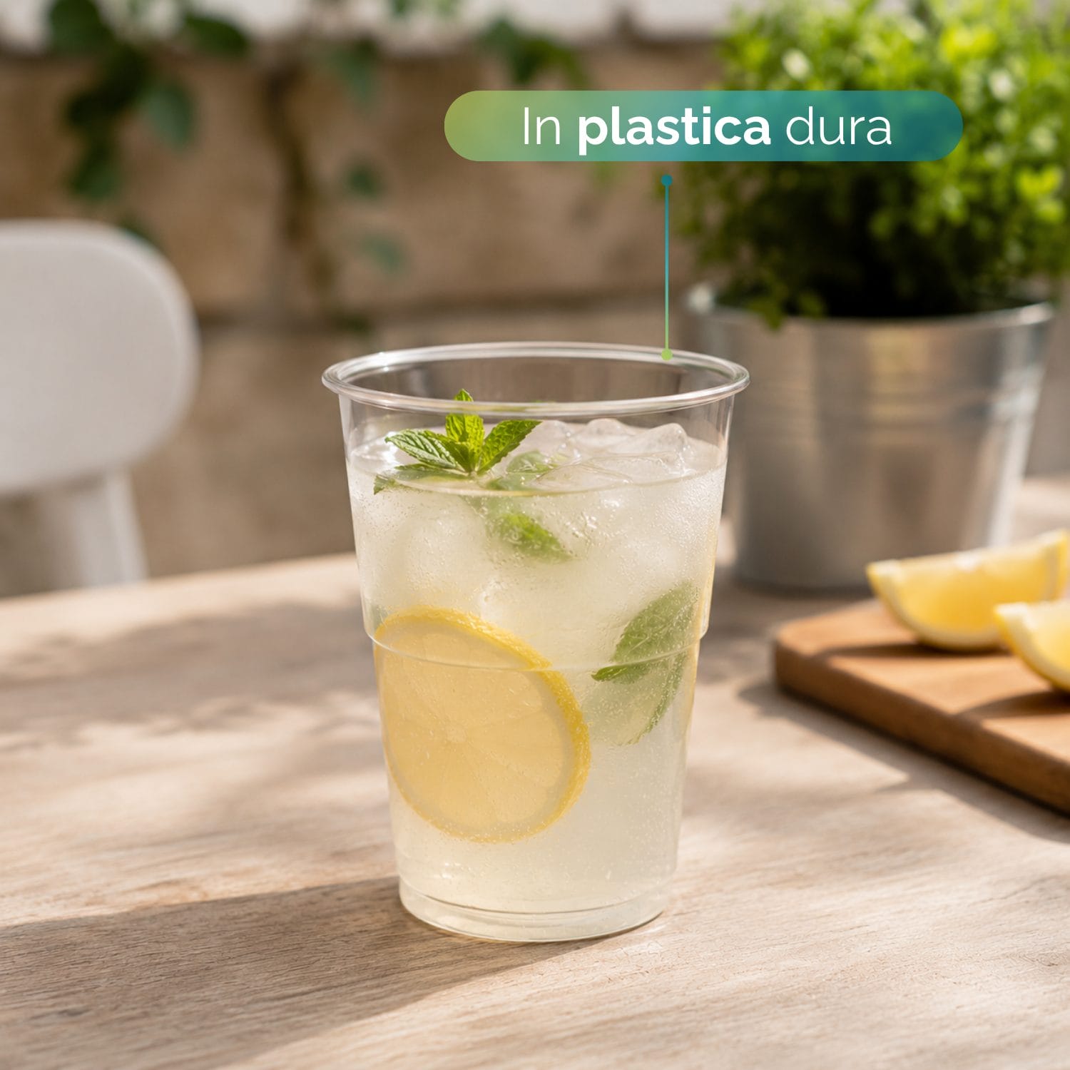Bicchiere in plastica dura per cocktail, limonate e bevande con ghiaccio