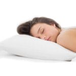 Cuscino bianco in poliestere 70x40 cm per riposo e sonno confortevole