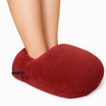 scaldapiedi-rosso-principale Scaldino per piedi in tessuto morbido rosso, ideale per rilassarsi e tenere i piedi caldi