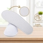 Ciabatte monouso chiuse con suola EVA antiscivolo Dettaglio della suola in EVA antiscivolo delle ciabatte monouso chiuse con trama zigrinata