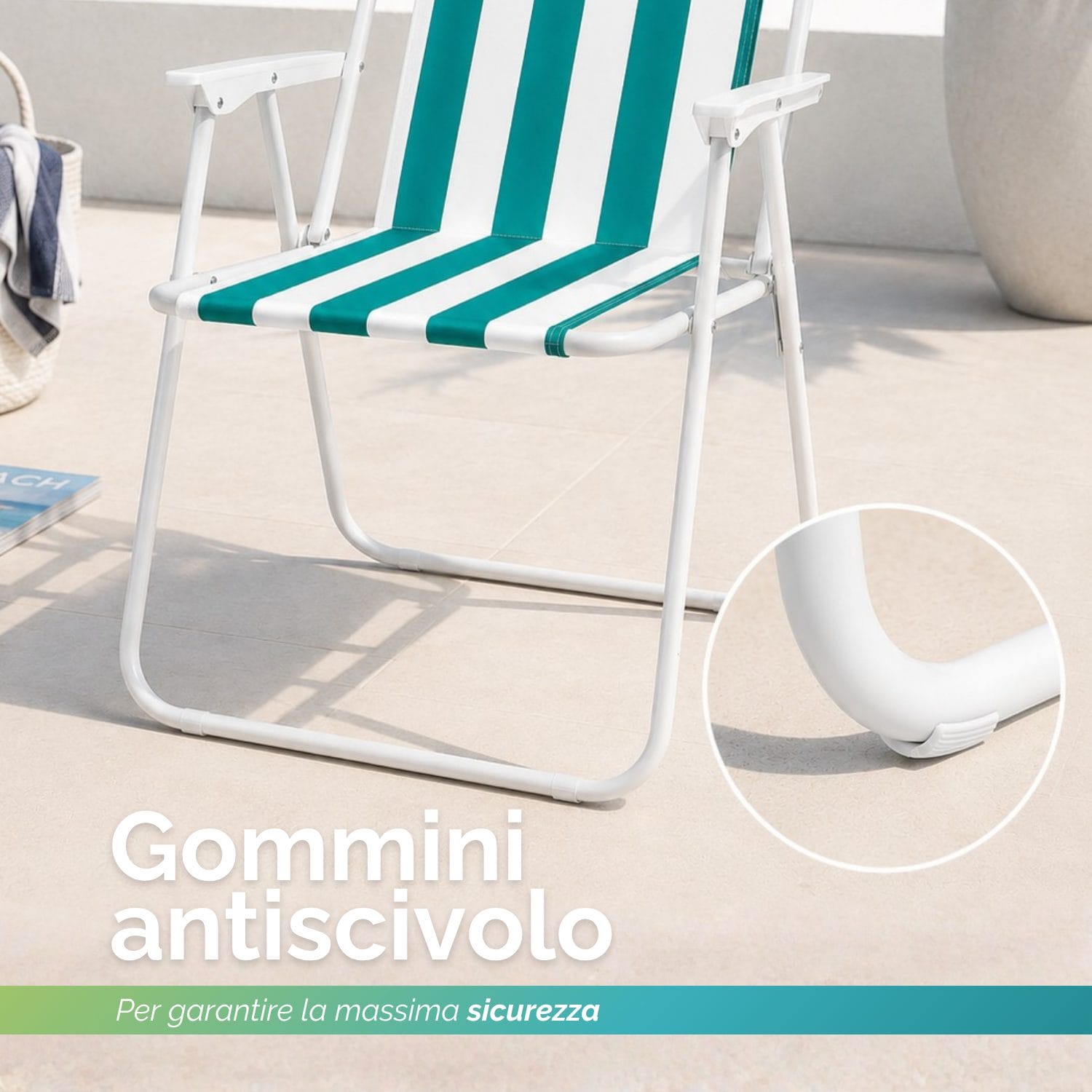 Dettaglio dei gommini antiscivolo sulla base della sedia da mare a righe verde acqua con telaio bianco