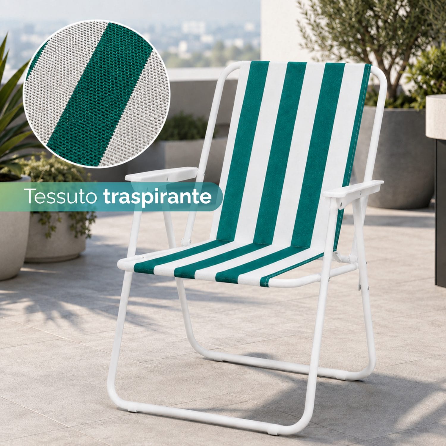 Dettaglio del tessuto traspirante a righe verde acqua e bianche della sedia da mare con braccioli