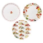 re piatti rotondi da portata per pizza con illustrazioni di fette, ingredienti italiani e scritta decorativa rossa