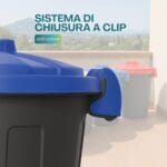 Dettaglio pattumiera 25 litri con coperchio blu e sistema di chiusura a clip anti odore