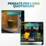 Tazze in porcellana per uso quotidiano Tazze in porcellana verde, blu e gialla mostrate per uso in microonde e lavastoviglie