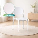Sedia bianca in polipropilene ergonomica con schienale ovale